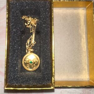 Gold Medallion Necklace with Green Gem Accent – Never Worn – Vintage-Inspired